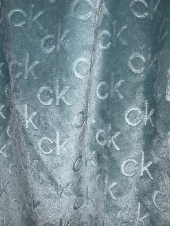 Calvin Klein Women's Light Gray Plush Robe Jacket - Picture 6 of 7